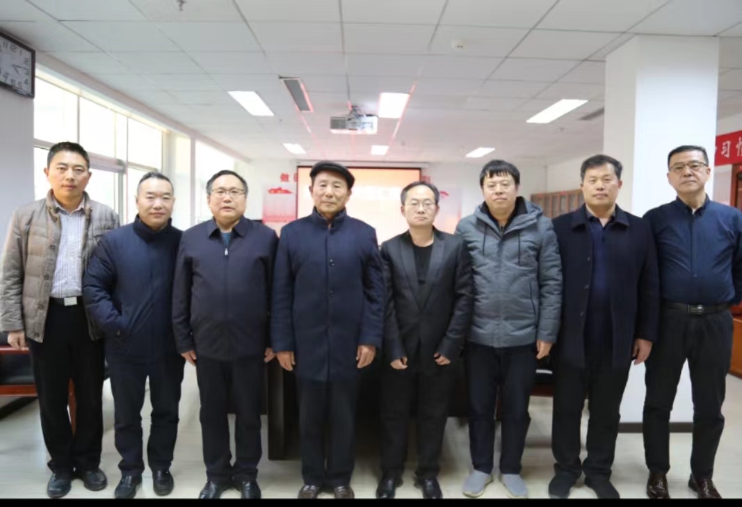 山东省方志馆合影2.jpg